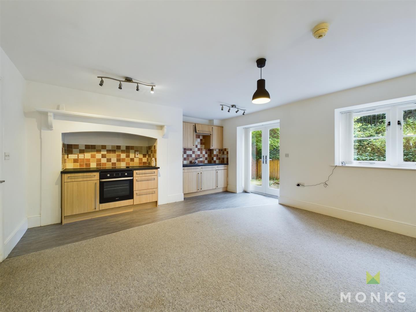 Flat 2, 158 The Monklands, Shrewsbury, SY2 6AP For Sale